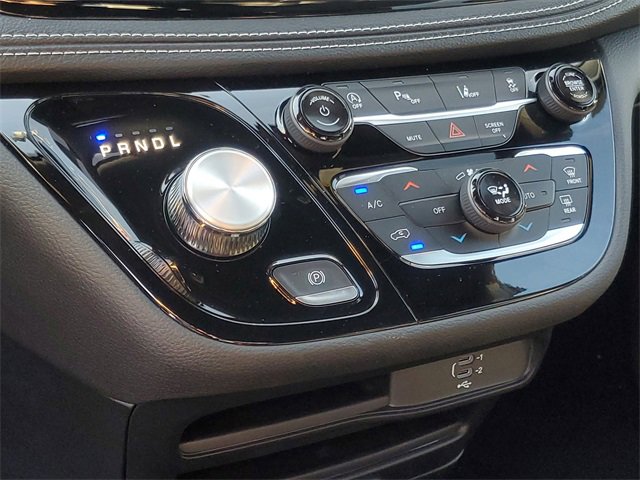 New 2026 Chrysler Pacifica Select image 13