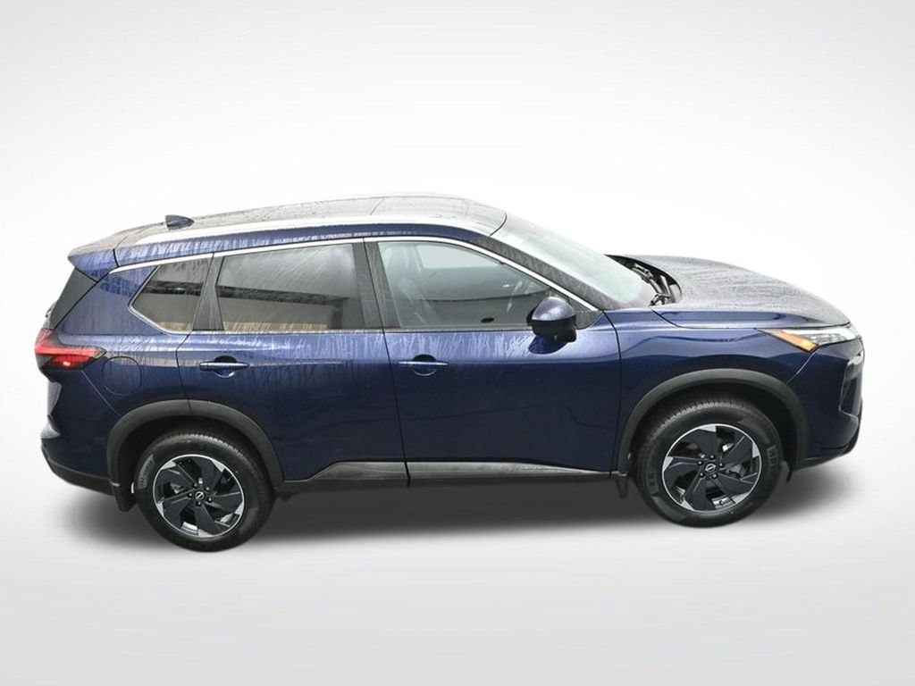 Used 2025 Nissan Rogue SV w/ SV Premium Package AWD/4WD image 32