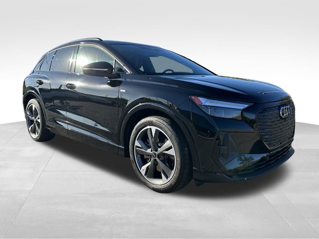 Used 2024 Audi Q4 e-tron Premium w/ Convenience Package image 2