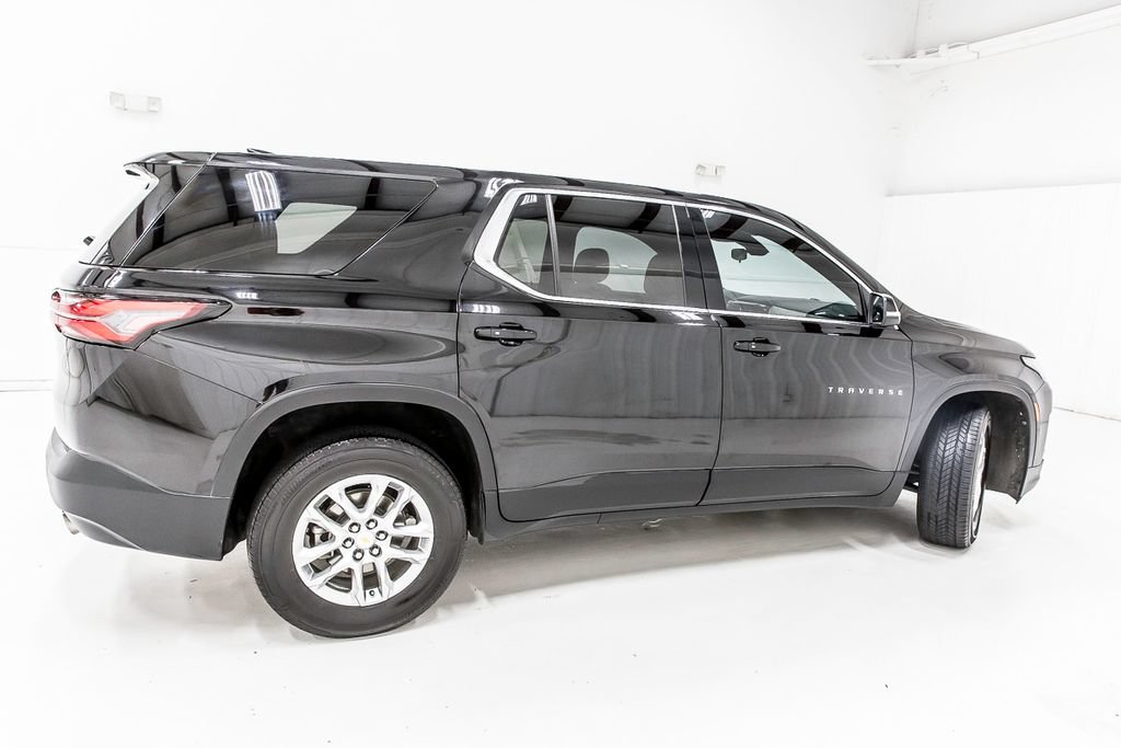 Used 2023 Chevrolet Traverse LS w/ Safety Package FWD image 8