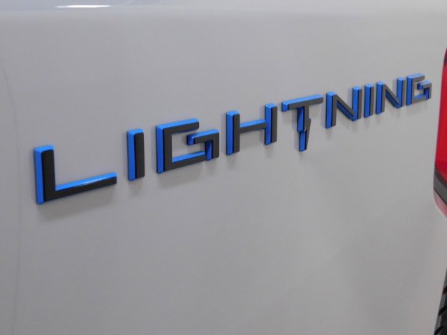 Used 2023 Ford F150 Lightning Lariat image 8