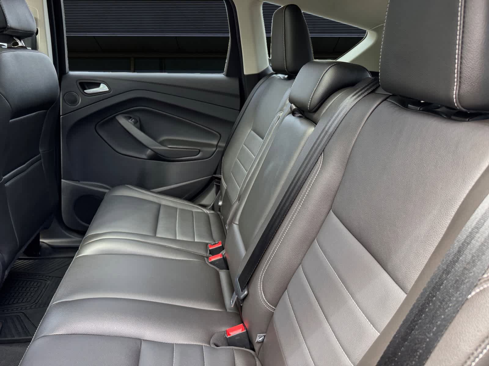 Used 2014 Ford Escape Titanium w/ Equipment Group 401A AWD/4WD image 16