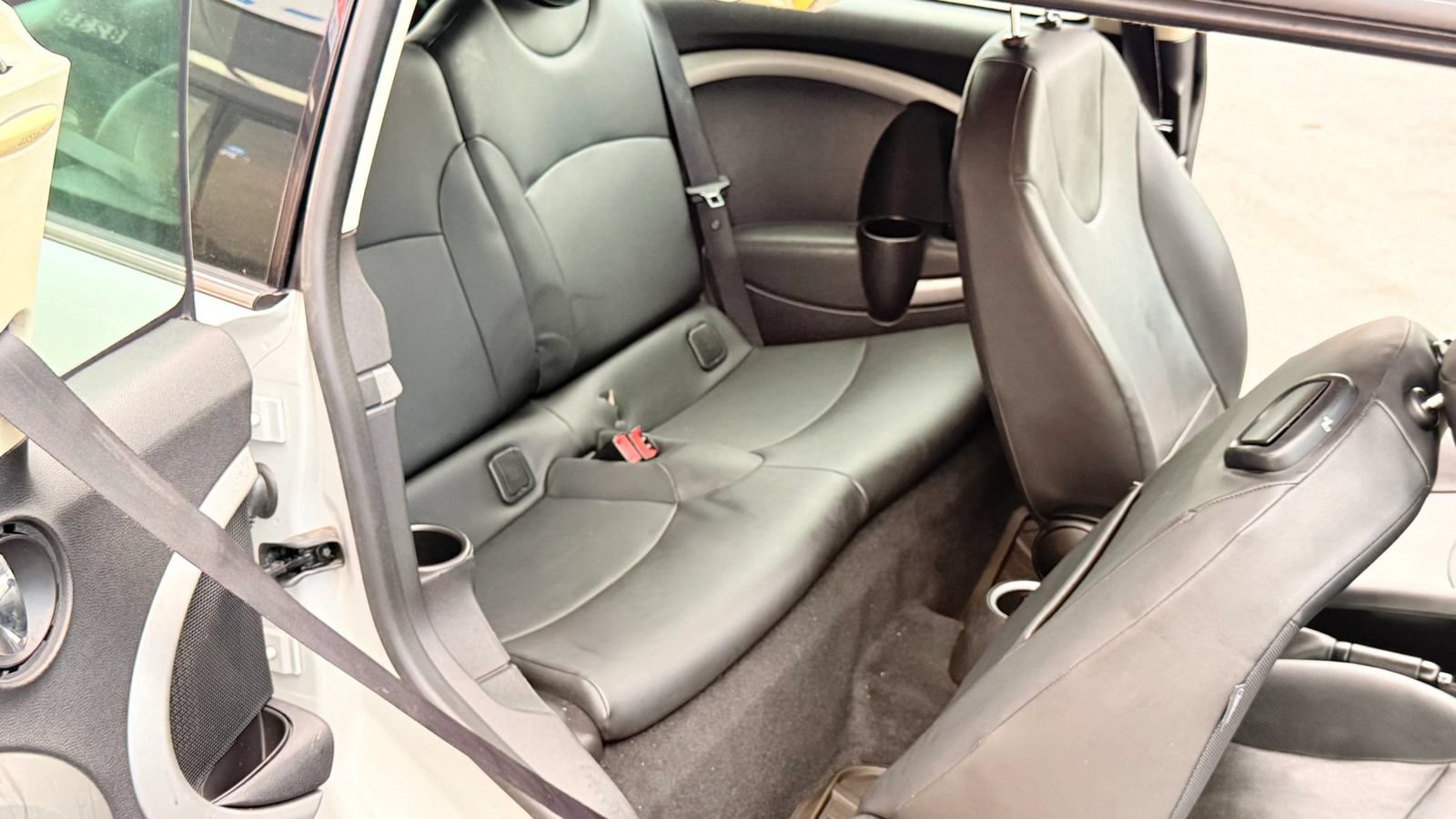 Used 2011 MINI Cooper Clubman FWD image 16