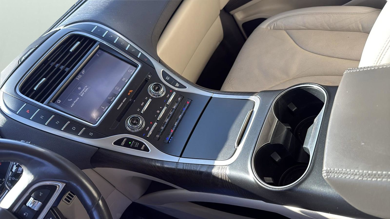 Used 2020 Lincoln Nautilus Reserve w/ Equipment Group 201A image 21