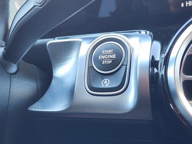 Used 2022 Mercedes-Benz GLB 250 4MATIC image 8