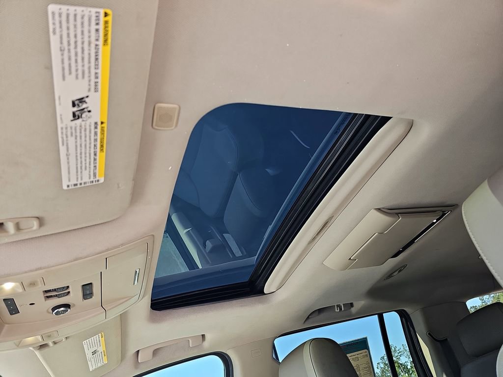Used 2017 Chevrolet Suburban LT w/ LT Signature Package RWD image 35