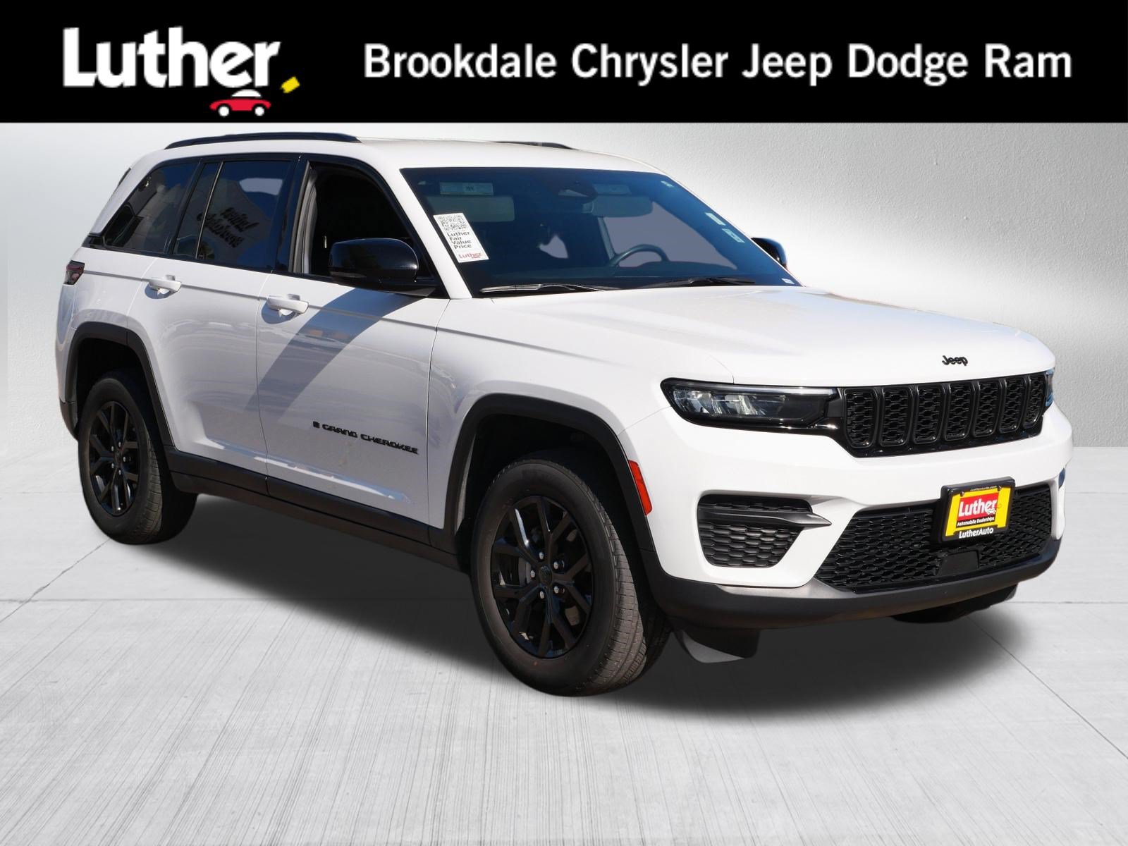 Used 2024 Jeep Grand Cherokee Altitude AWD/4WD image 1