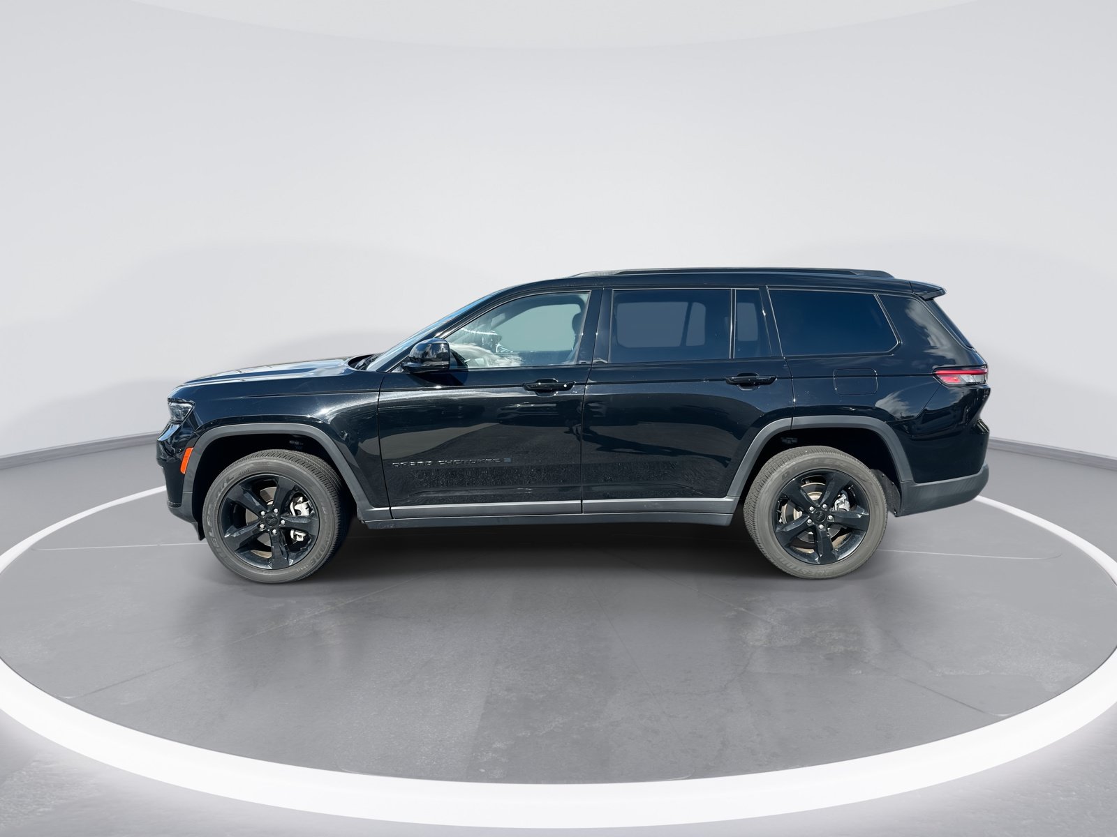 Used 2023 Jeep Grand Cherokee L Laredo AWD/4WD image 6