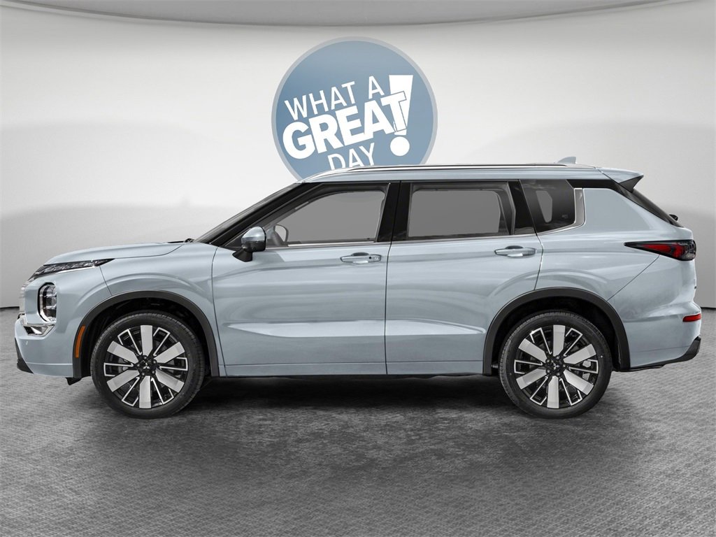 New 2026 Mitsubishi Outlander SEL image 3