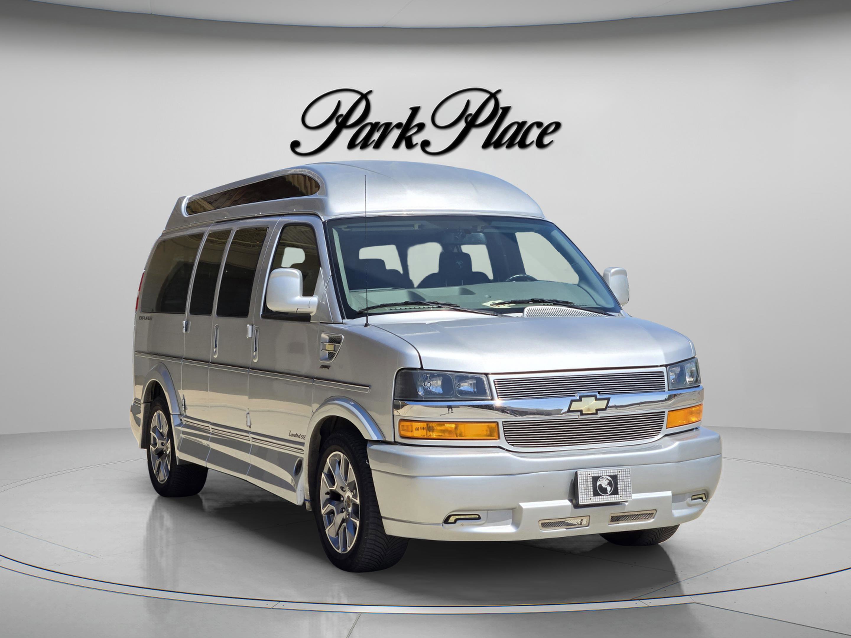 Used 2023 Chevrolet Express 2500 image 8