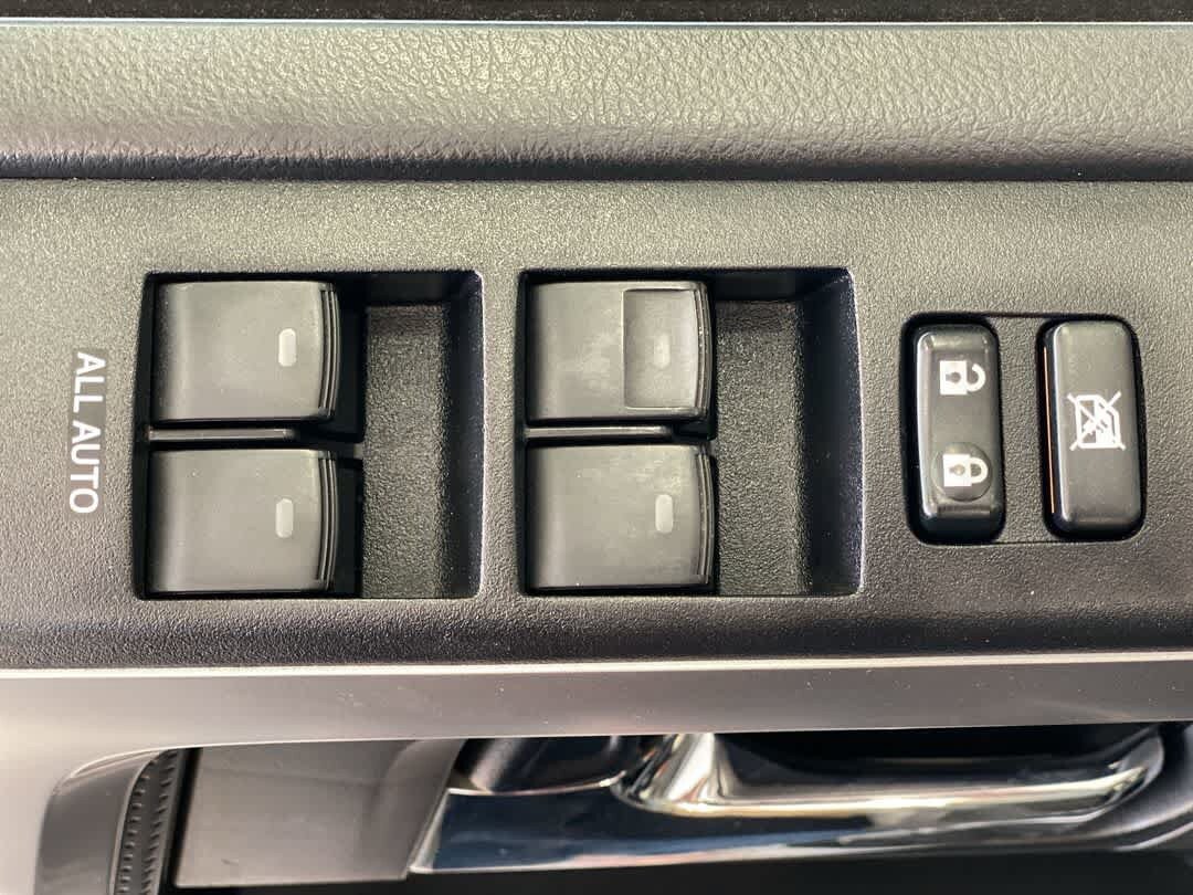 Used 2016 Toyota 4Runner SR5 AWD/4WD image 16