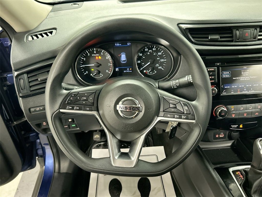 Used 2018 Nissan Rogue S image 4