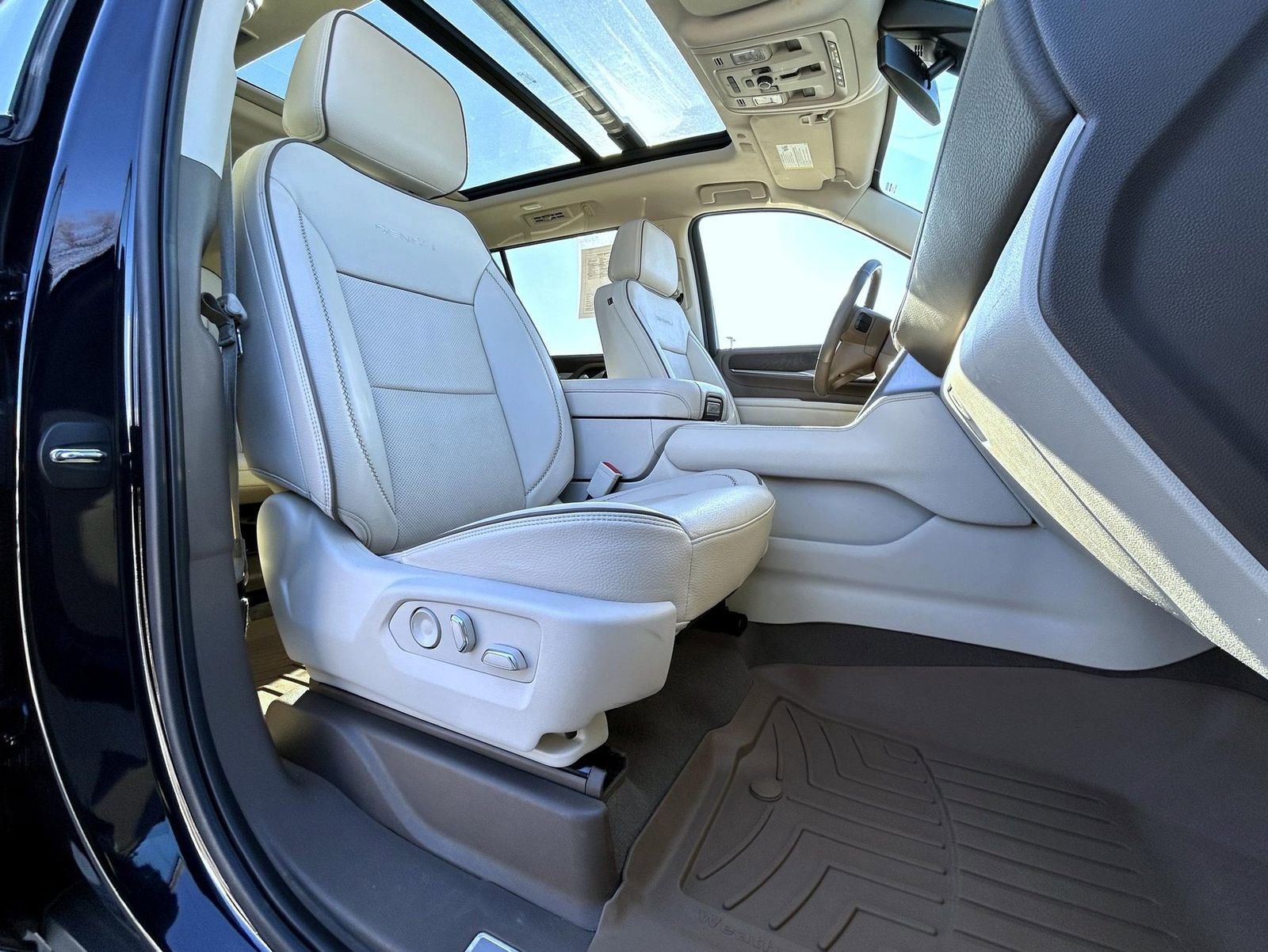 Used 2022 GMC Yukon XL Denali image 15