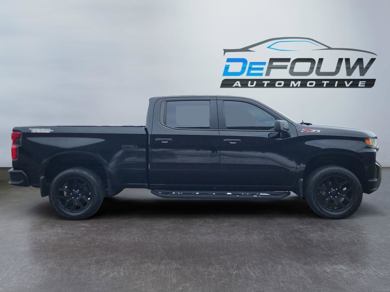 Used 2020 Chevrolet Silverado 1500 Custom Trail Boss w/ Custom Convenience Package image 2