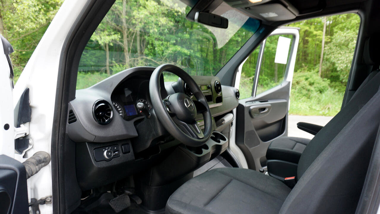 Used 2019 Mercedes-Benz Sprinter 1500 image 14
