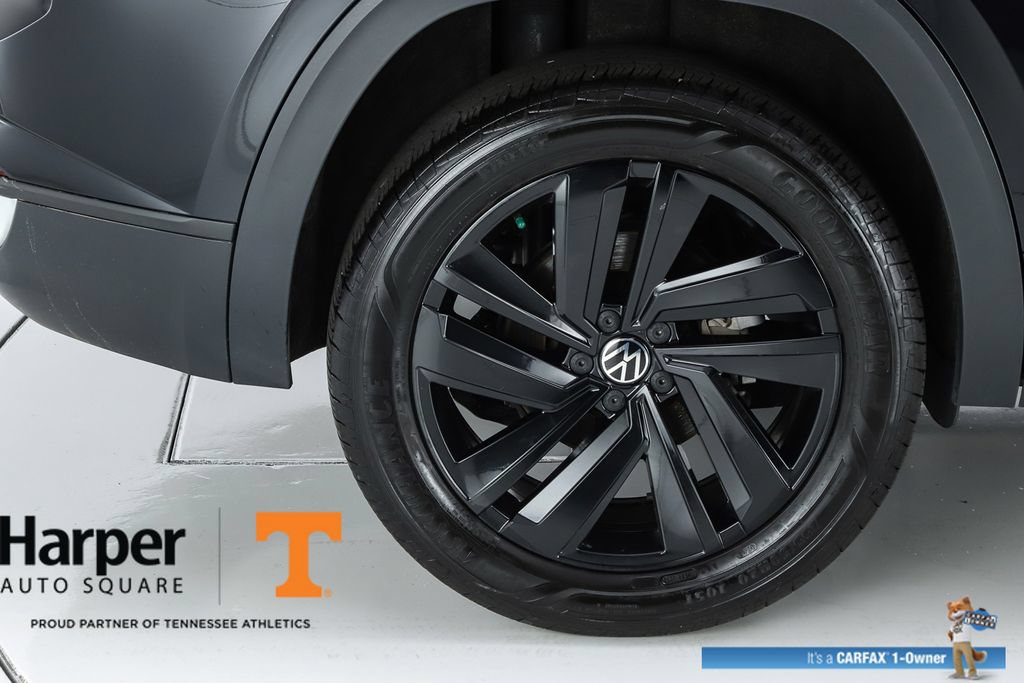 Used 2023 Volkswagen Atlas Cross Sport SE w/ Panoramic Sunroof Package AWD/4WD image 13