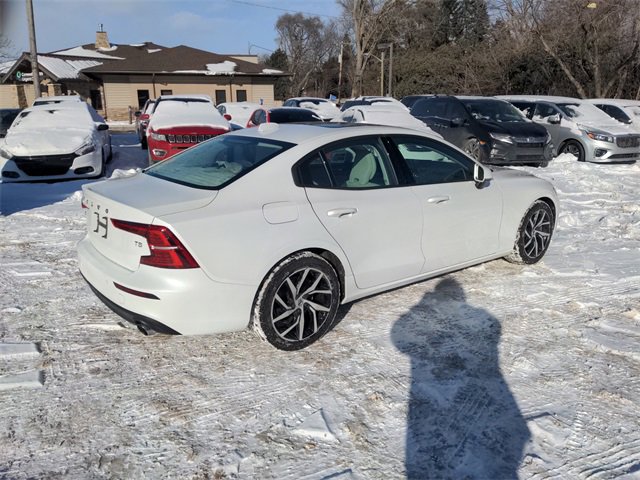 Used 2019 Volvo S60 T5 Momentum w/ Premium Package image 5