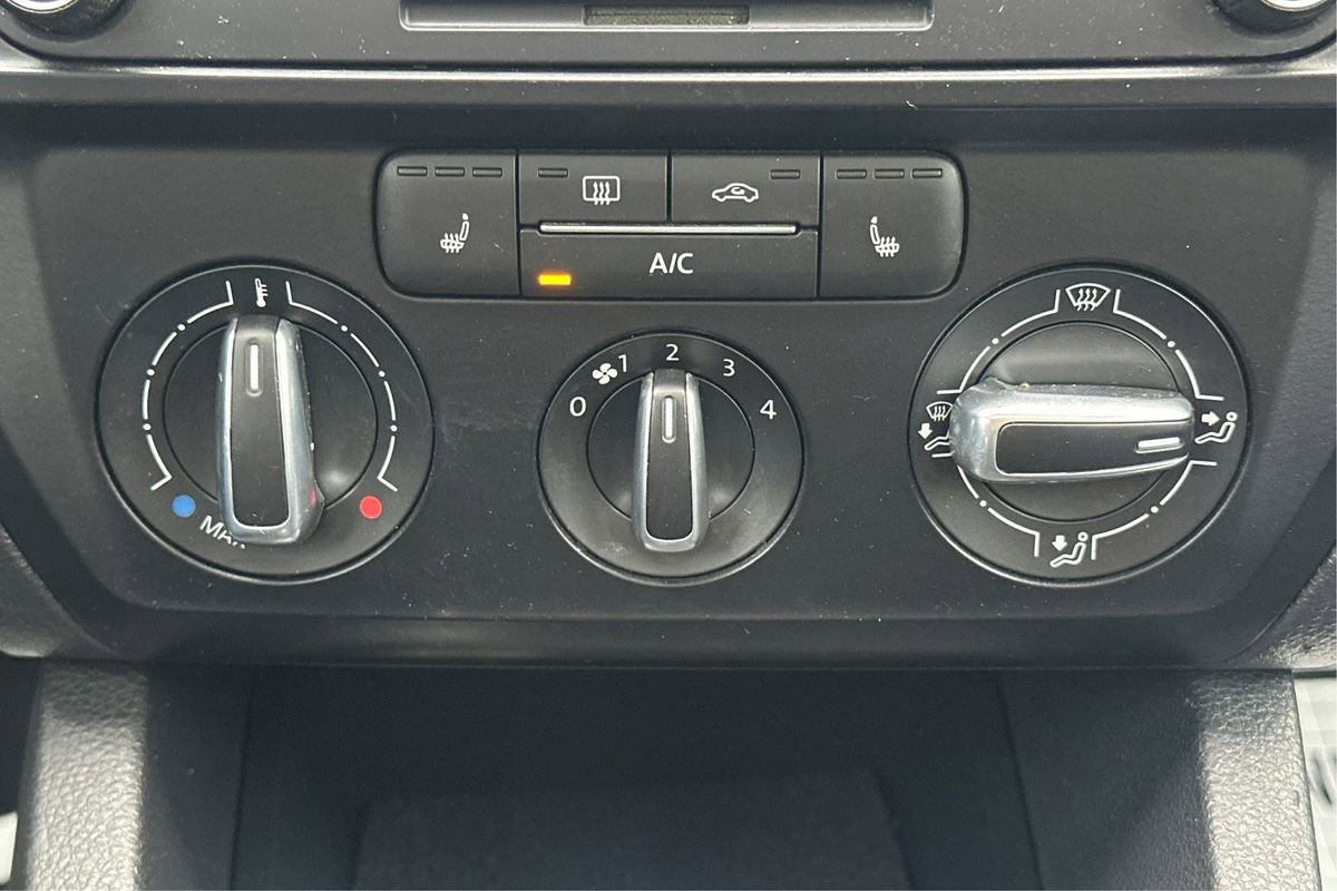 Used 2015 Volkswagen Jetta SE image 30