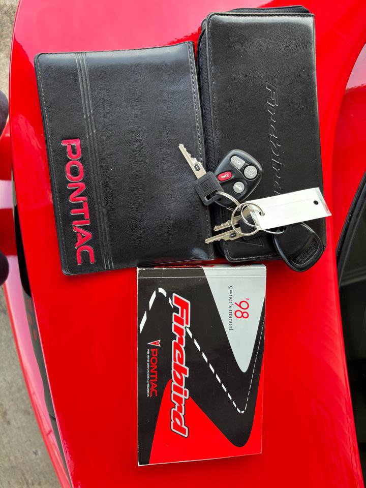 Used 1998 Pontiac Firebird Formula w/ Security Pkg image 25