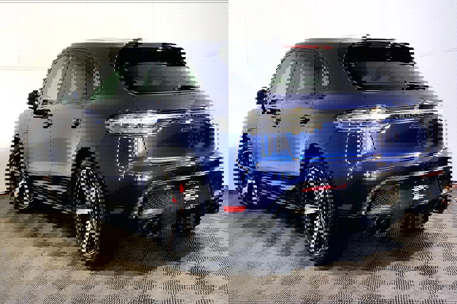 Used 2025 Porsche Macan GTS image 3