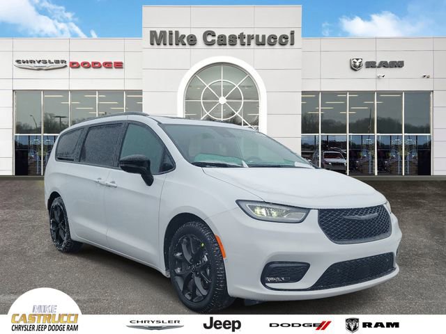 New 2026 Chrysler Pacifica Limited image 1