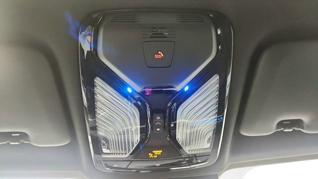 Used 2025 BMW X5 xDrive40i w/ M Sport Package image 59