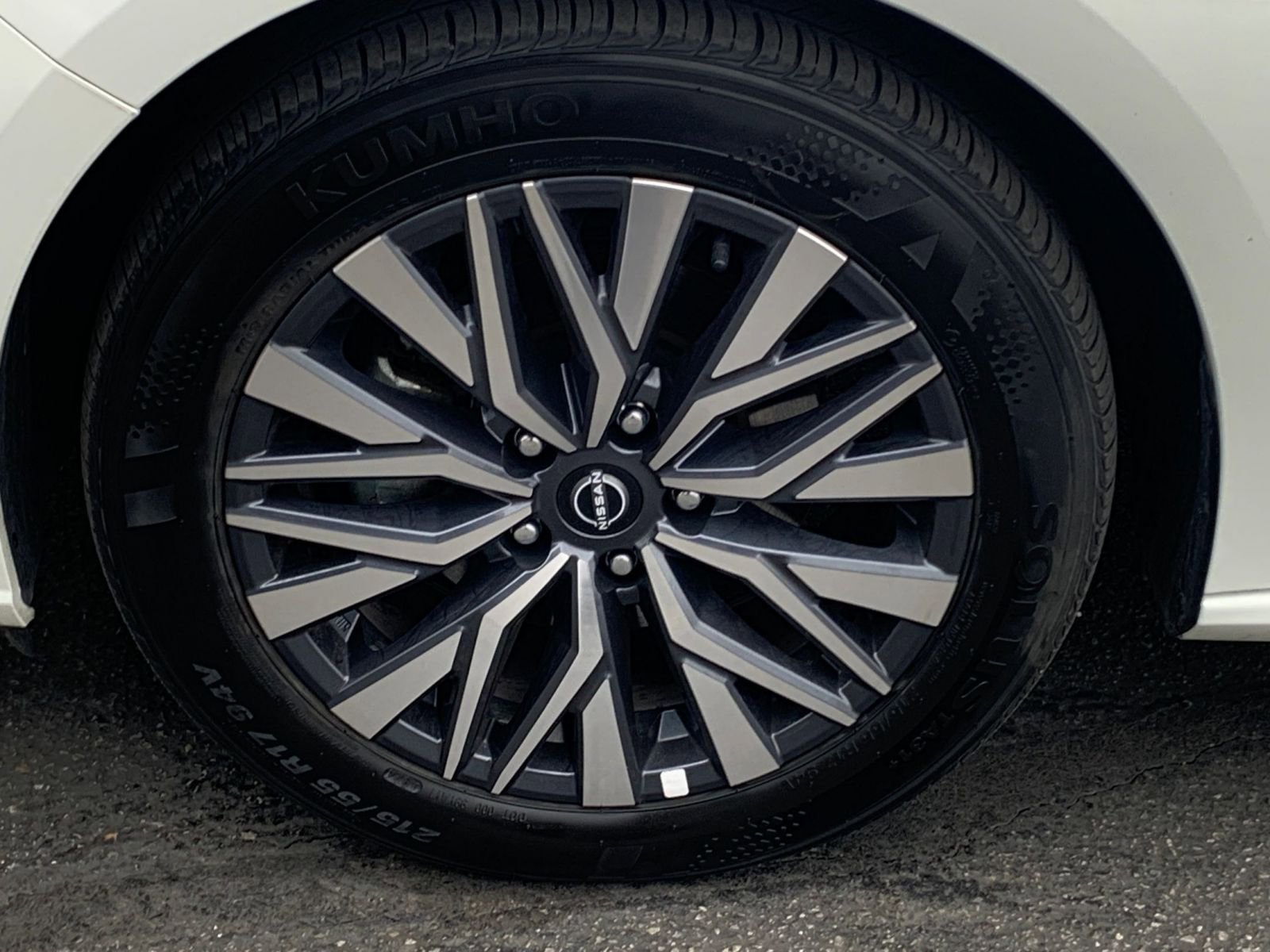 Used 2025 Nissan Altima 2.5 SV image 31