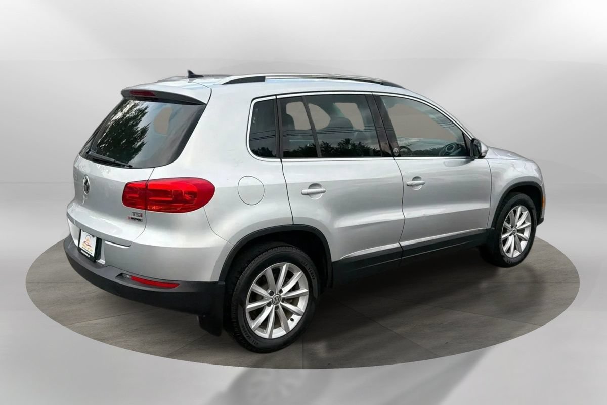 Used 2017 Volkswagen Tiguan Wolfsburg Edition AWD/4WD image 5