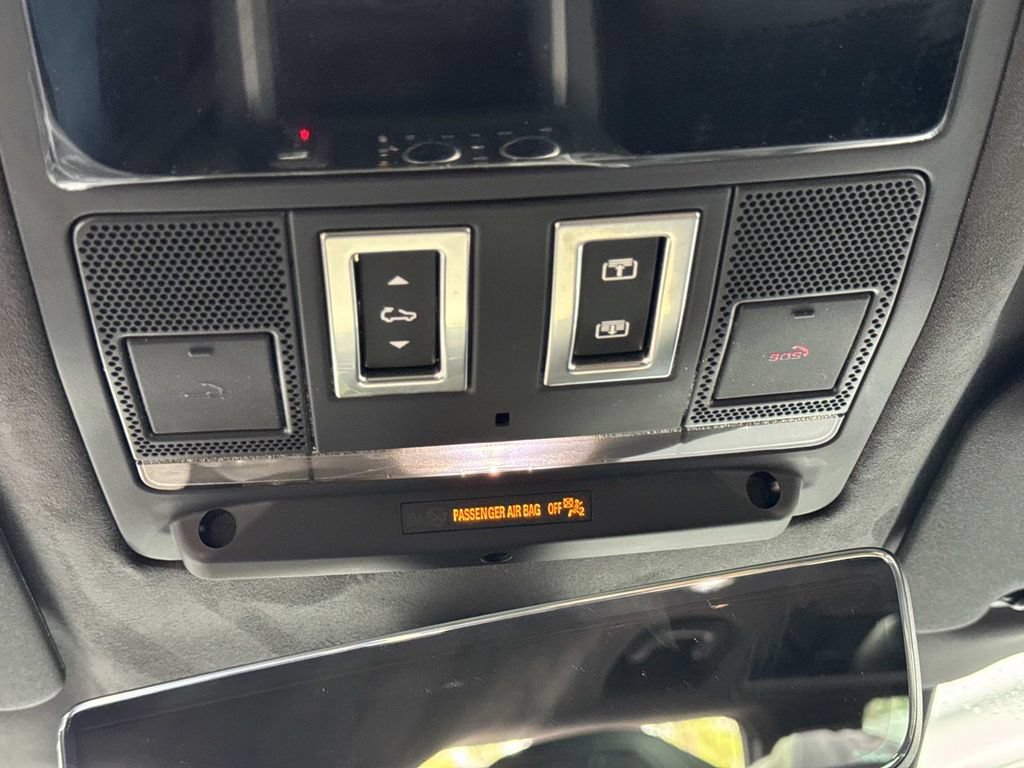 New 2026 Land Rover Defender 110 V8 AWD/4WD image 21
