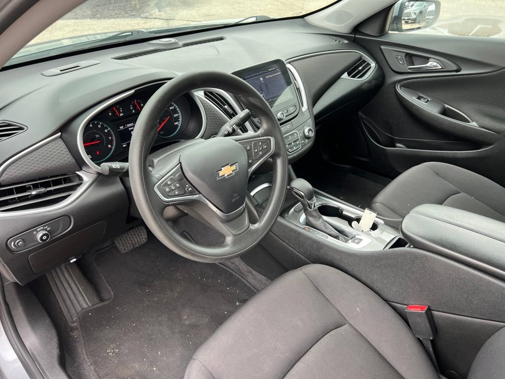 Used 2023 Chevrolet Malibu LT FWD image 17
