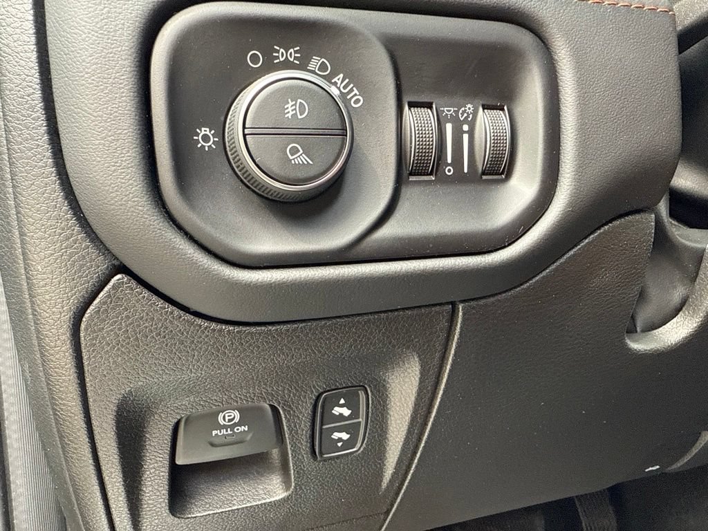 Used 2022 RAM 1500 Limited w/ Body Color Bumper Group AWD/4WD image 23