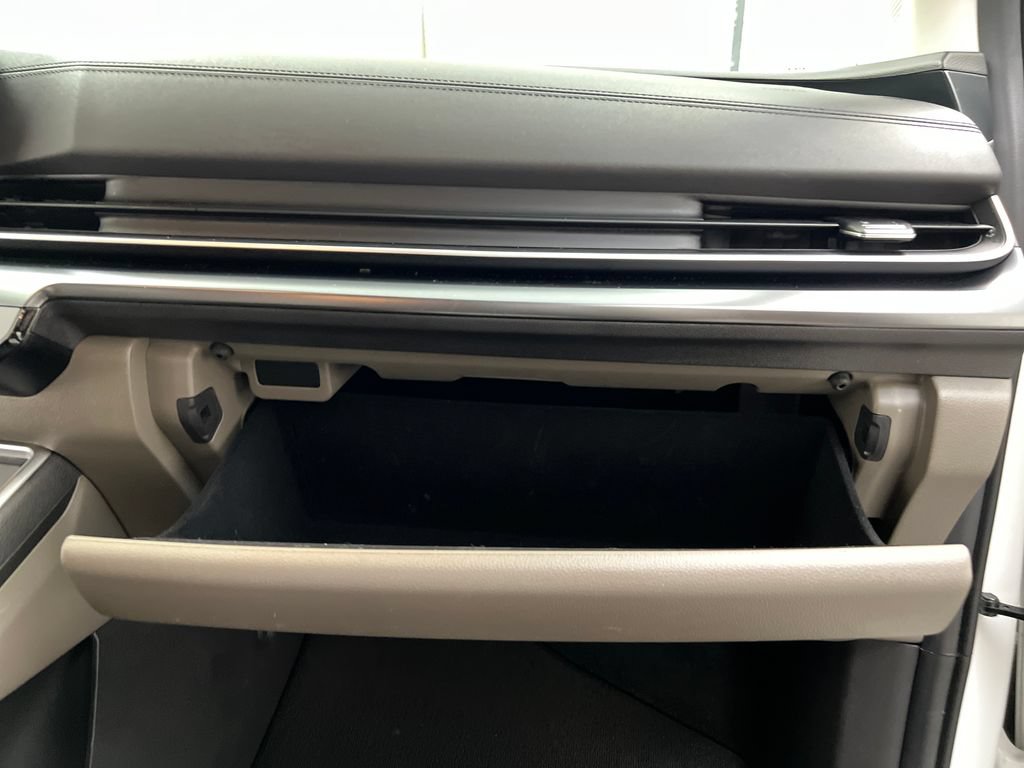 Used 2025 Kia Carnival FWD image 35
