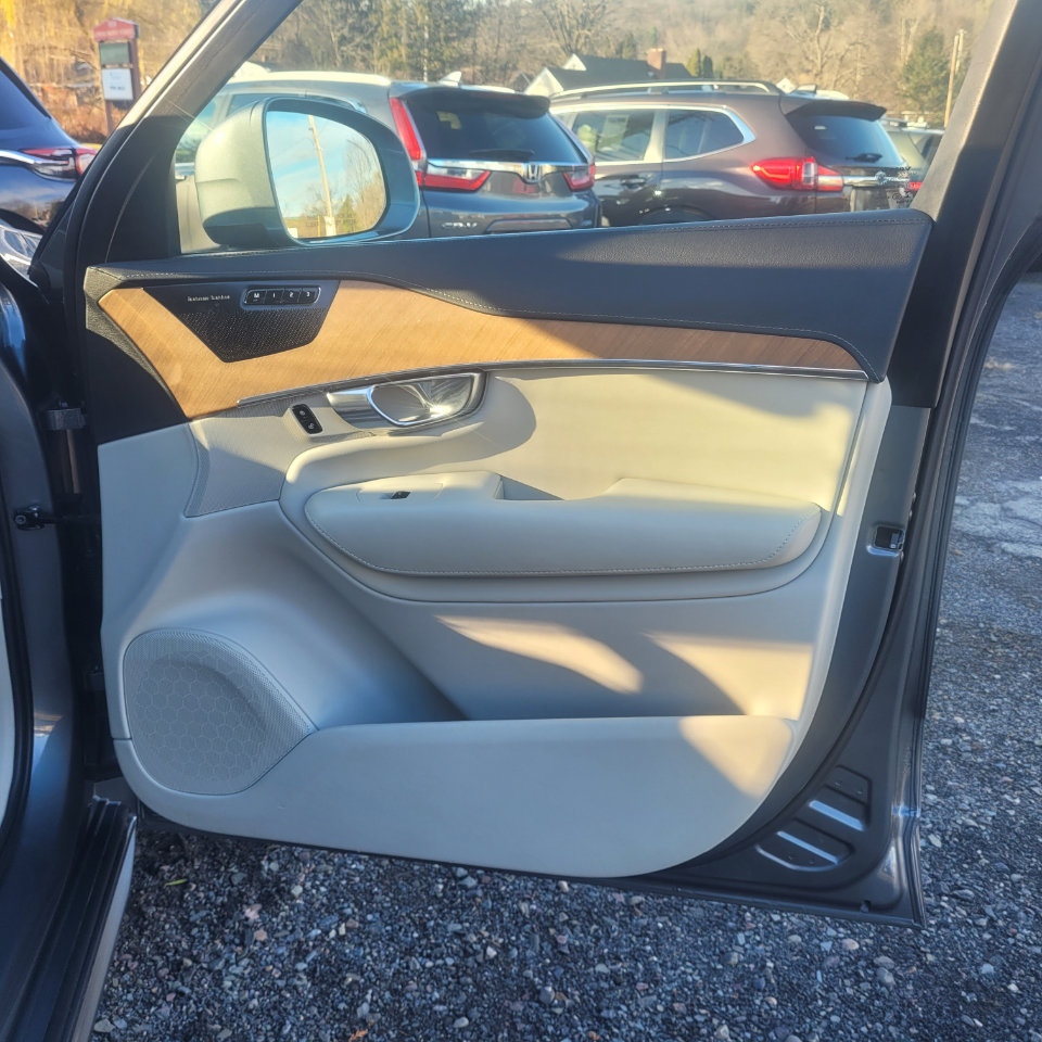 Used 2020 Volvo XC90 T6 Inscription w/ Protection Package Premier image 29