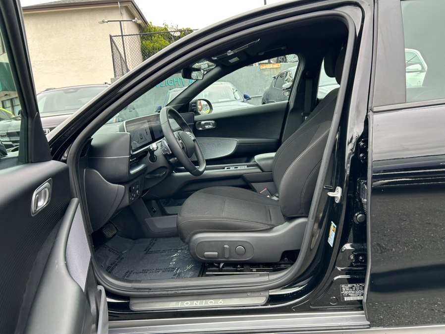 Used 2023 Hyundai Ioniq 6 SE RWD image 11
