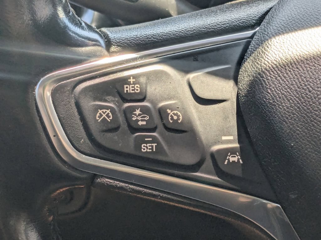 Used 2021 Chevrolet Equinox LT w/ Driver Convenience Package FWD image 12