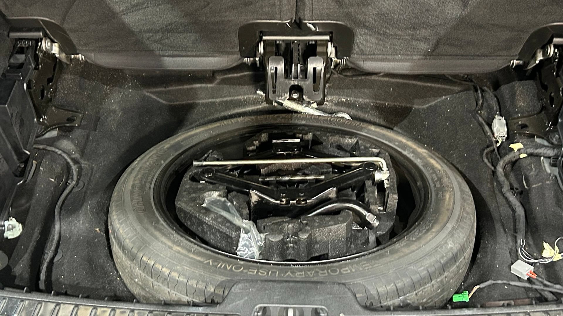 Used 2018 Volvo XC90 T5 Momentum w/ Convenience Package AWD/4WD image 35