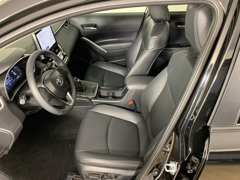 Used 2026 Toyota Corolla Cross XLE w/ Convenience Package image 28