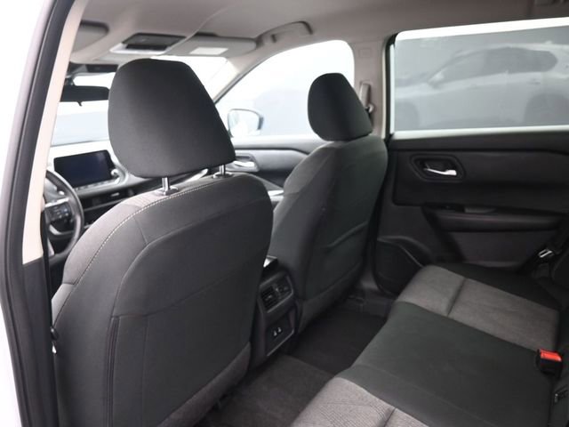 Used 2025 Nissan Rogue SV FWD image 2