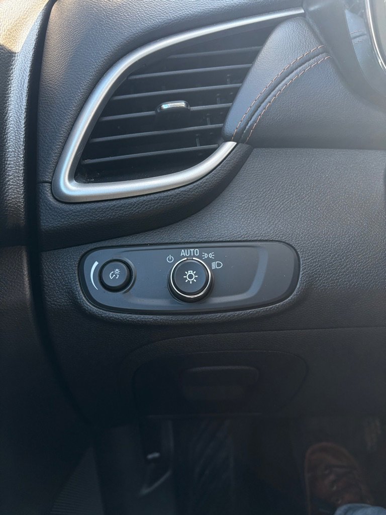 Used 2019 Chevrolet Trax LS image 18