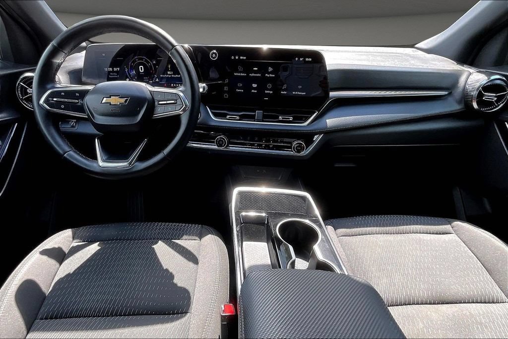 Used 2025 Chevrolet Equinox LT FWD image 10