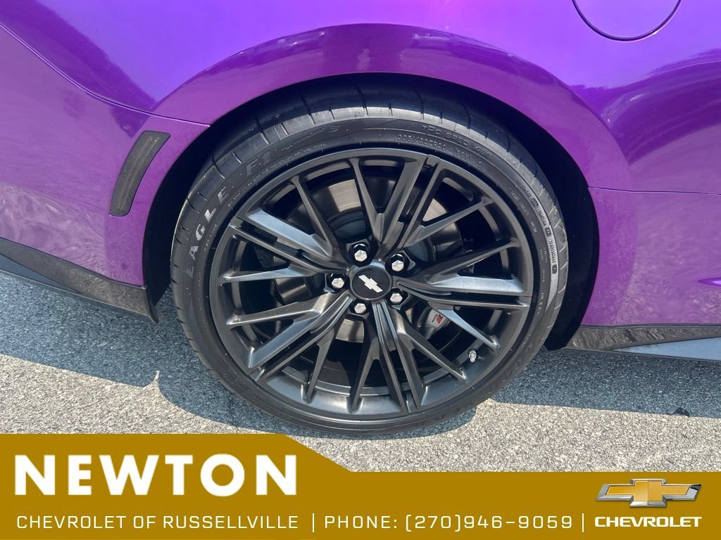 Used 2018 Chevrolet Camaro ZL1 RWD image 30