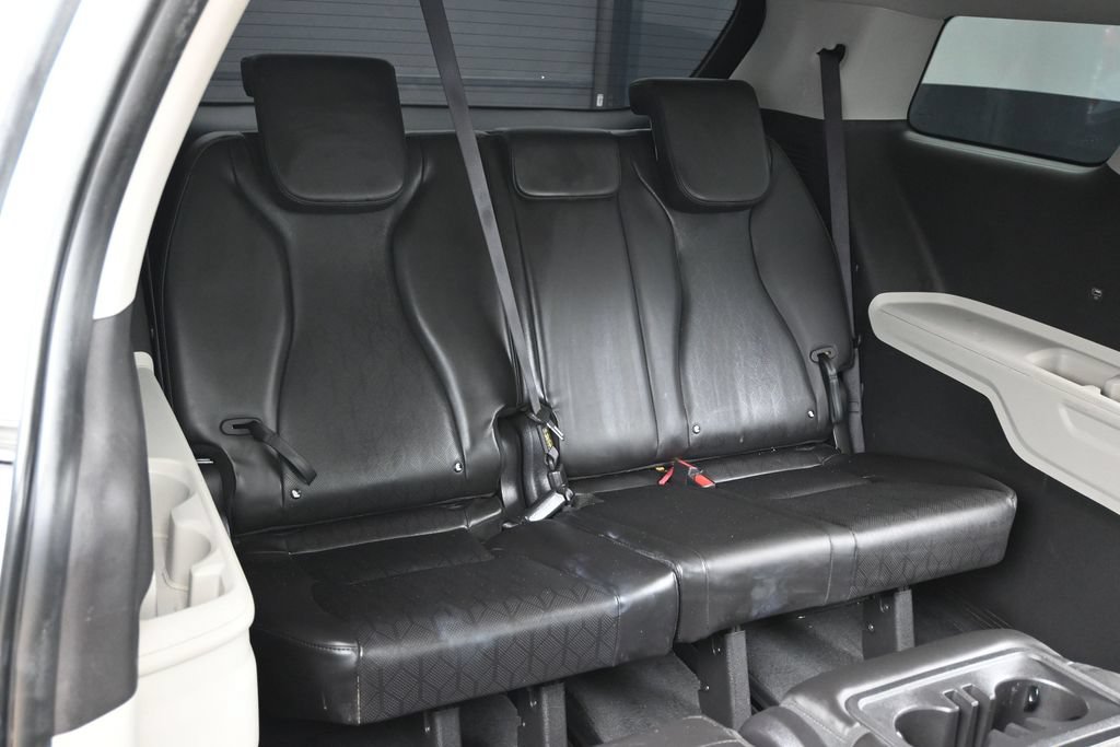 Used 2022 Kia Carnival LX FWD image 34