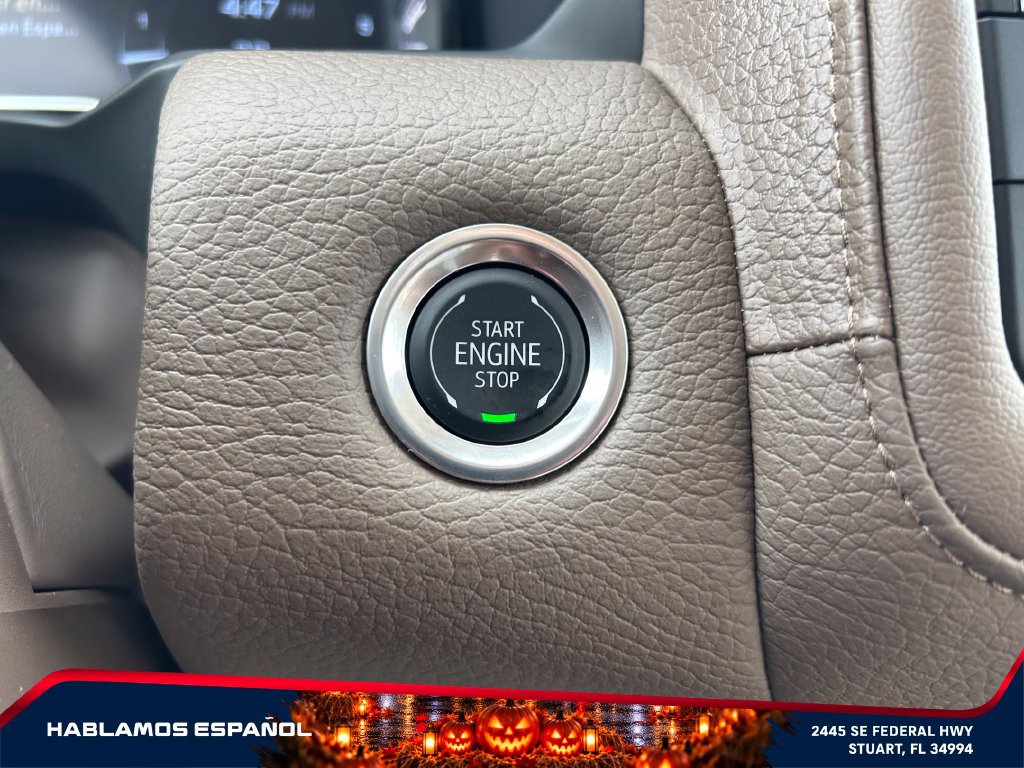 Used 2024 GMC Yukon XL Denali w/ Denali Reserve Package AWD/4WD image 29
