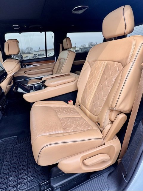 Used 2022 Jeep Grand Wagoneer Series III w/ Rear Seat Video Group 1 image 12