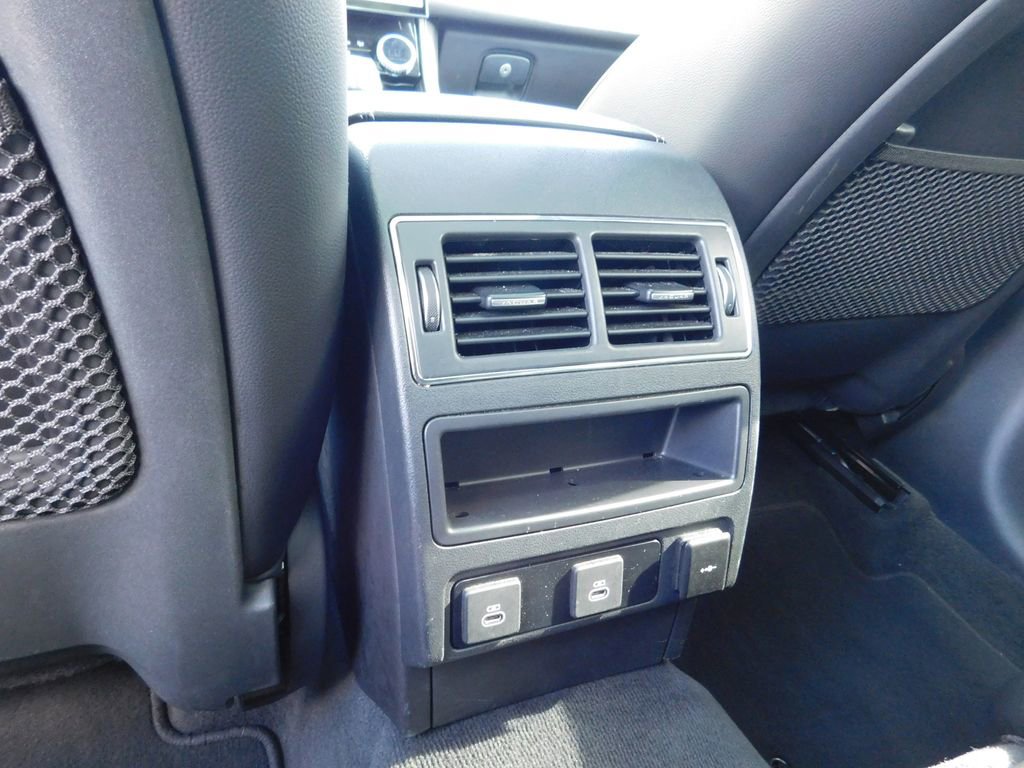 Used 2025 Jaguar F-PACE R-Dynamic S image 11