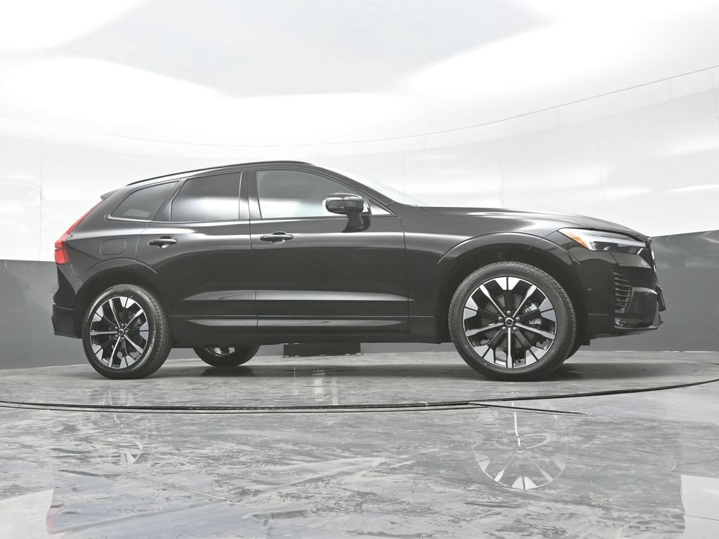 Used 2026 Volvo XC60 B5 Plus AWD/4WD image 29