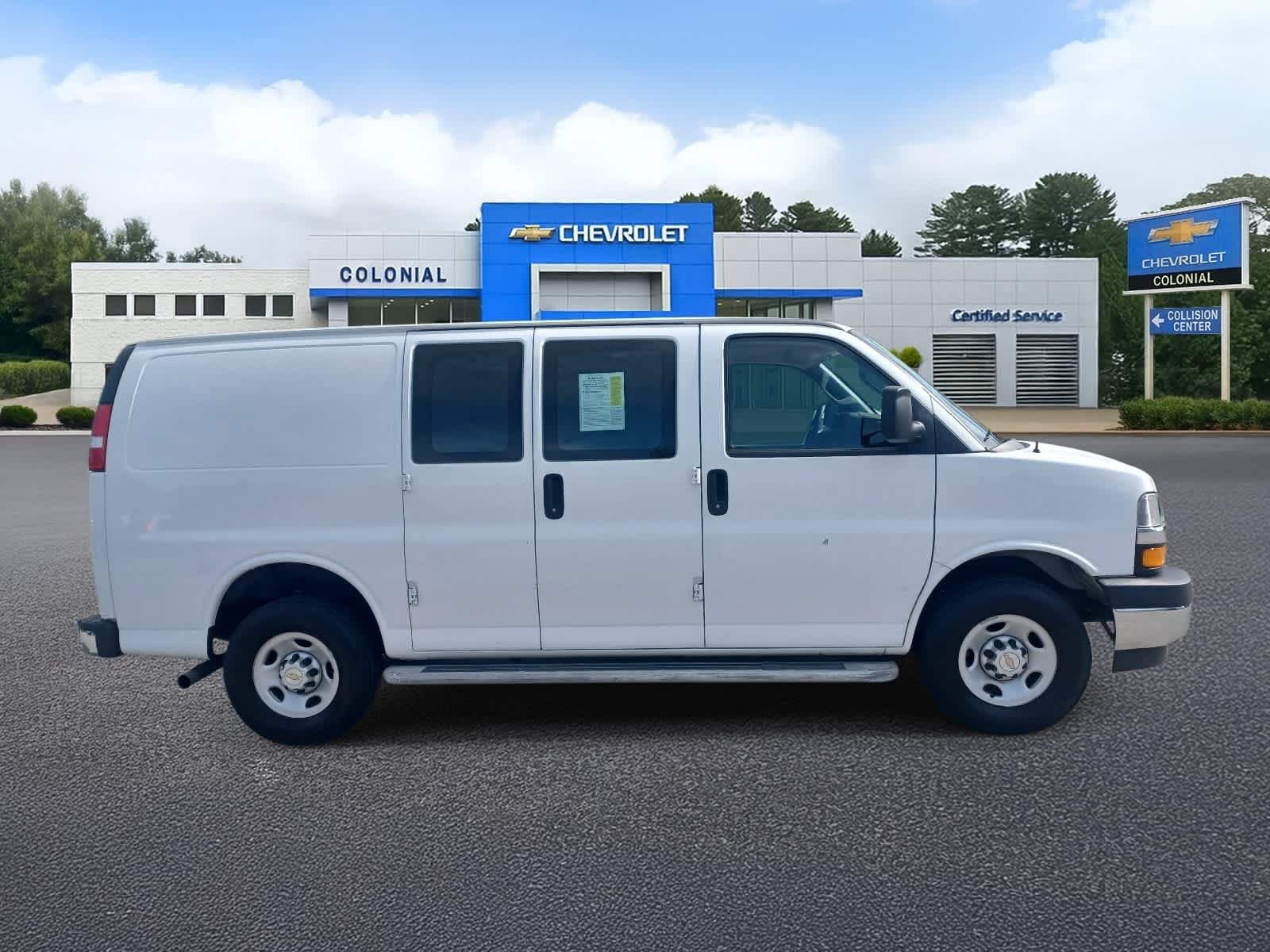 Used 2024 Chevrolet Express 2500 w/ Driver Convenience Package RWD image 3