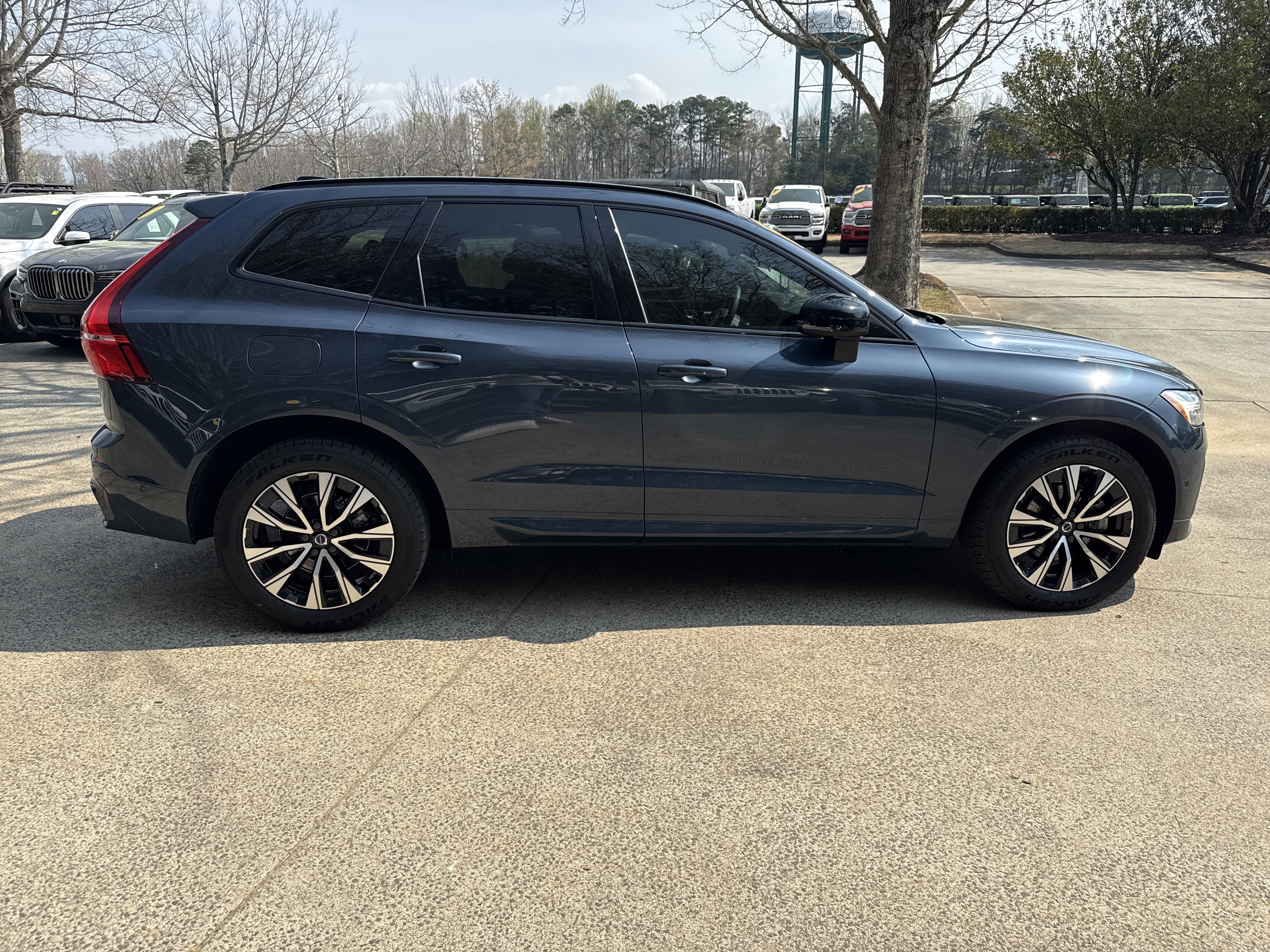 Used 2024 Volvo XC60 B5 Plus AWD/4WD image 8