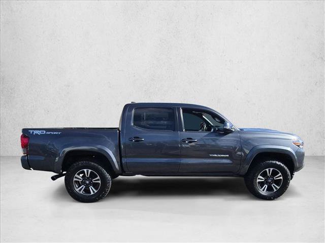 Used 2017 Toyota Tacoma TRD Sport RWD image 5