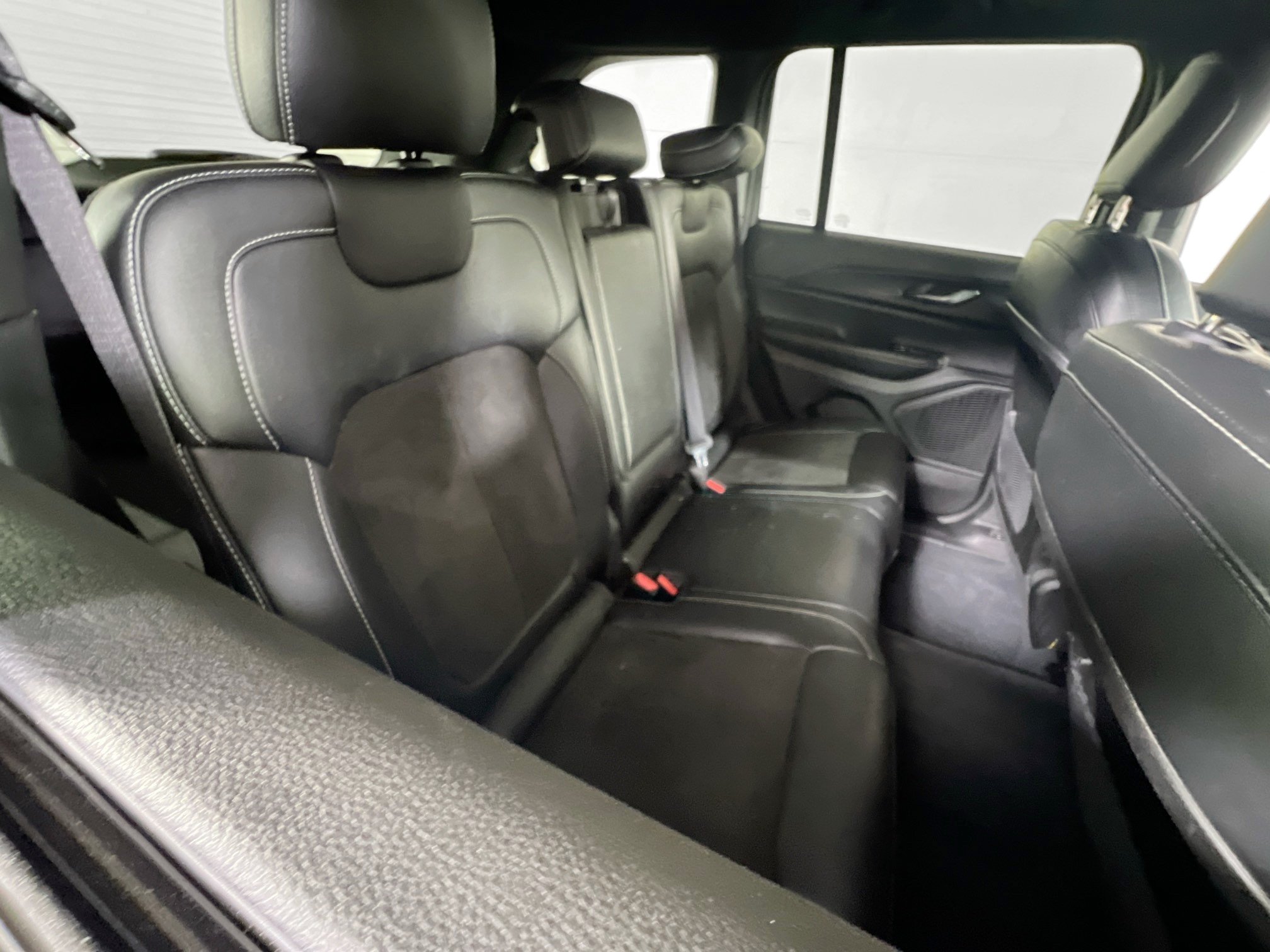 Used 2023 Jeep Grand Cherokee Altitude AWD/4WD image 26